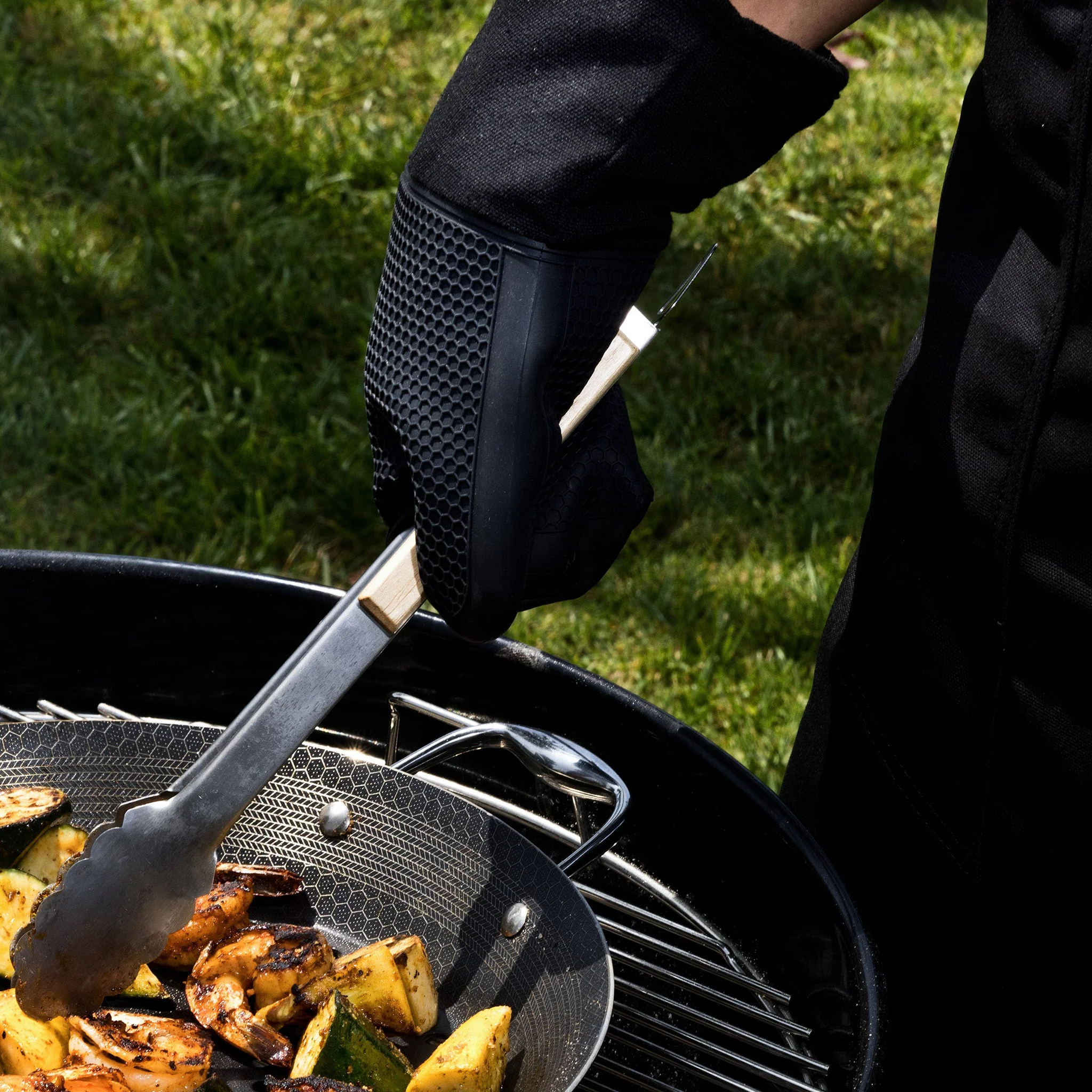 HexClad Hot Mitt & Trivet Duo - Image 4